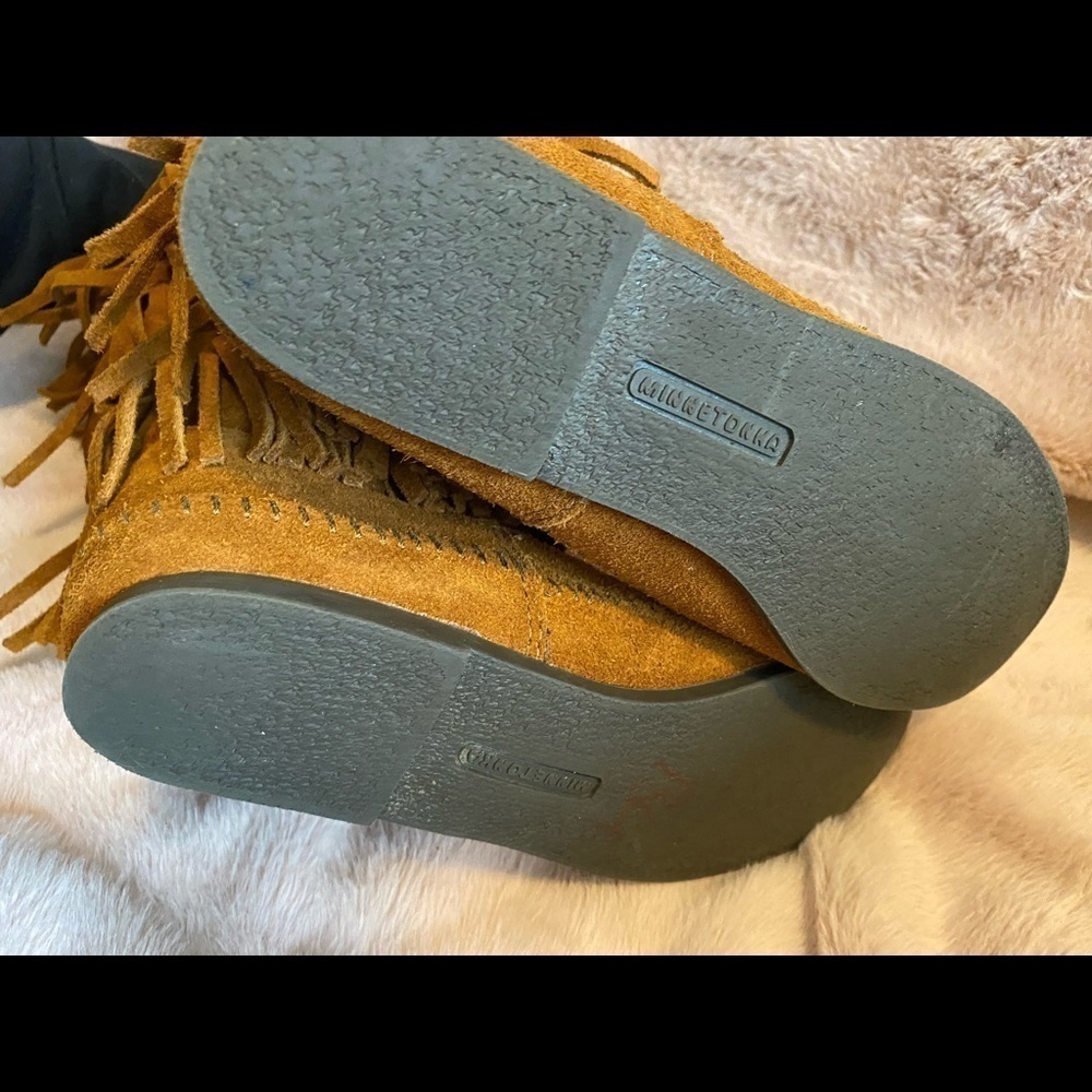 Minnetonka Three Layer Fringe Boot Size 10 - image 5